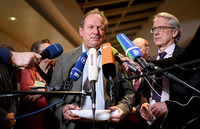Landesbedienstete bekommen acht Prozent mehr