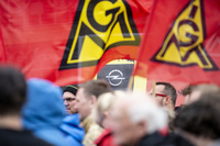 IG-Metall-Chef fordert mindestens sechs Prozent mehr Lohn