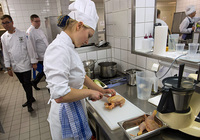 Gastgewerbe arbeitet sich aus Corona-Tief