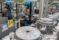  Leihbeschäftigte in Metall- und Elektroindustrie erhalten 2300 Euro Inflationsausgleichsprämie