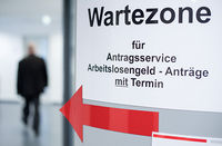 Konsumflaute und Sommerpause - Arbeitslosigkeit in Deutschland steigt
